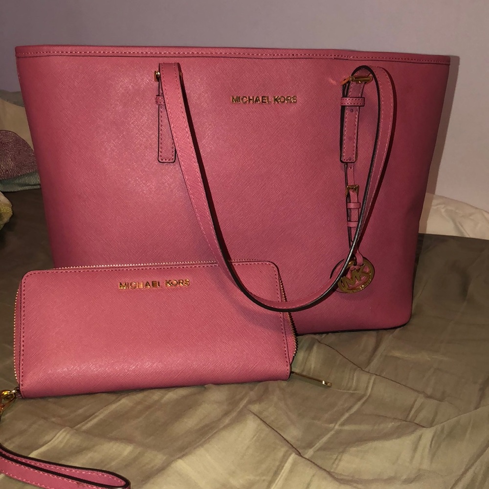Michael Kors purse with matching Wallet